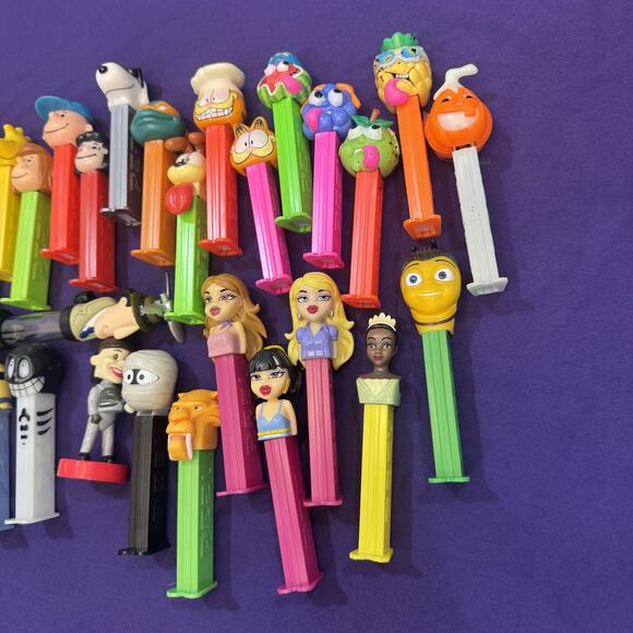 Vintage PEZ Dispenser Lot Cartoon Characters TMNT Barbie Minion Garfield Hallowe - Picture 12 of 12